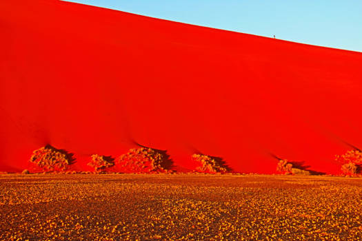 Sossusvlei - eenzame zandduin beklimmer