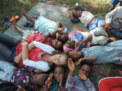 Kilimanjaro - Heel veel plezier met de kindjes aan de rand van de kilimanjaro!