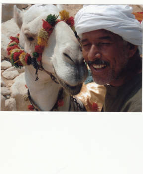 Rode Zee - Sakarra, oudste pyramide ooit, liep deze man met mijn kameel