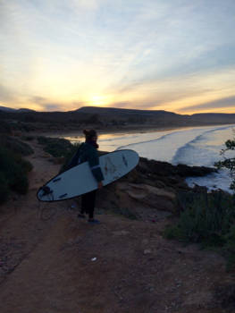 Marokko - Morning surf by rising sun @Taghazout