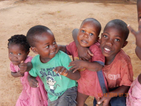 Malawi - Laughing kids in Malawi, people who are happy with almost nothing