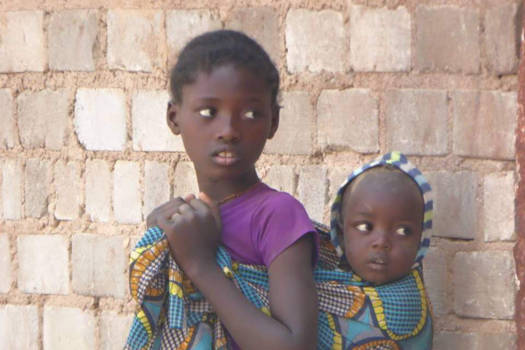 Namibië - Kinderen wachten op mama