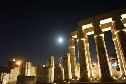 Luxor - Under the full moon....