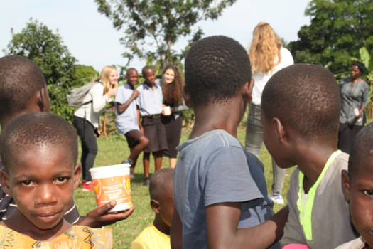 Oeganda - children love to be photographed