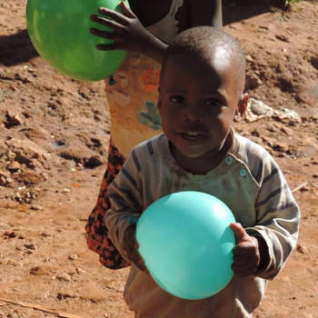 Kampala - Blij met een ballon!