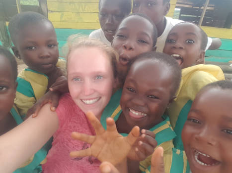 Ghana - Selfie-time after the medical check-up at the orphanage