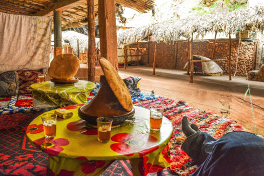 Atlasgebergte - stop eens in een dorpje voor een lekkere maaltijd bij de lokale bevolking thuis