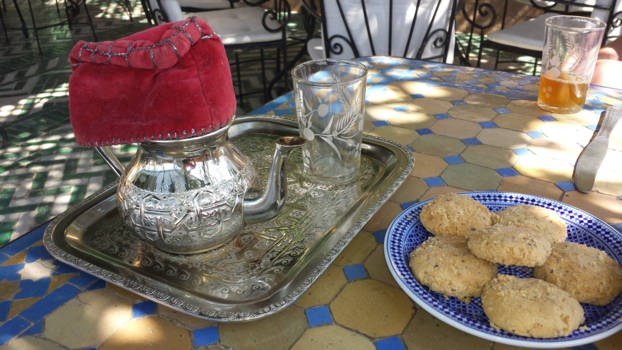 Atlasgebergte - Traditioneel aan de thee met zoetigheid.