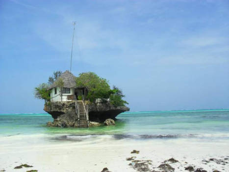 Stranden van Zanzibar - Swim or take a little boat and enjoy a nice cold beer in this gem!