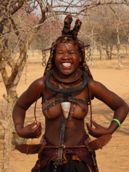 Namibië - Trotse Himba vrouw