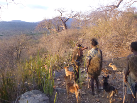 Tanzania - Jagende Hadzabe (bosjesmannen) bij Lake Eyasi, Tanzania