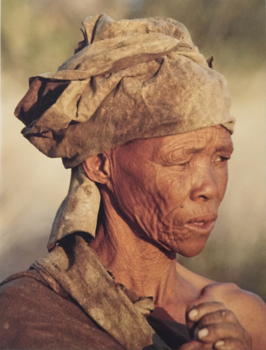 Kalahari woestijn - SAN vrouw