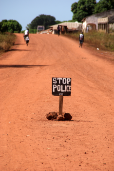 Senegambia - De politie is ook in Gambia je beste vriend ...