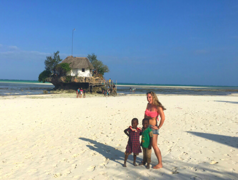 Stranden van Zanzibar - Making friends on the beach