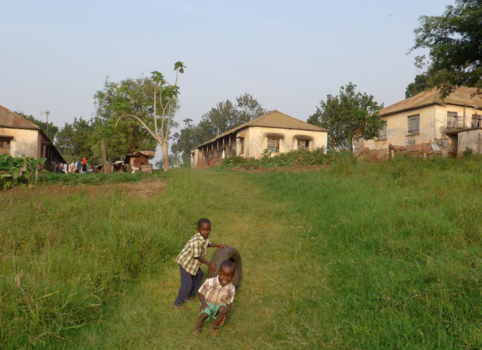 Kampala - Wil je met ons spelen?