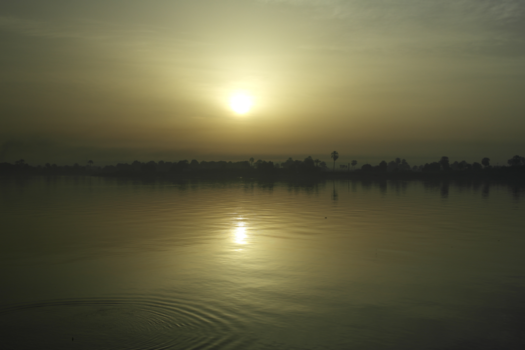 Nijl en Nassermeer - ochtendgloren op de Nijl