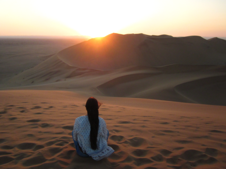 Swakopmund - Na het beklimmen van een veel te hoge duin nog net op tijd om de zonsondergang te bek