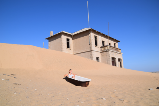 Lüderitz en Kolmanskop - Taking a bath in the desert