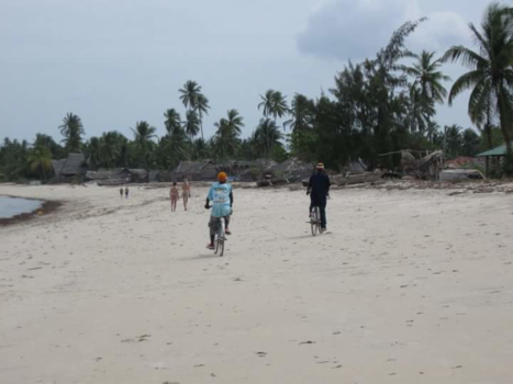 Tanzania - Biking on the beach