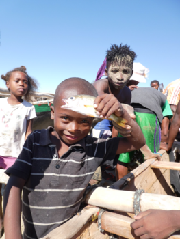 Madagaskar - Blij met de visvangst!