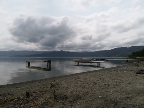 Ghana - Lake Bosomtwe