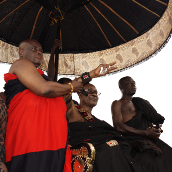 Kumasi - koninklijk wuiven