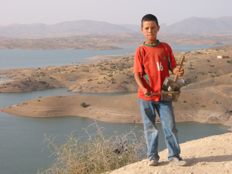 Marokko - Ondernemend muzikaal onthaal tijdens een stop onderweg van Marrakech naar Fes