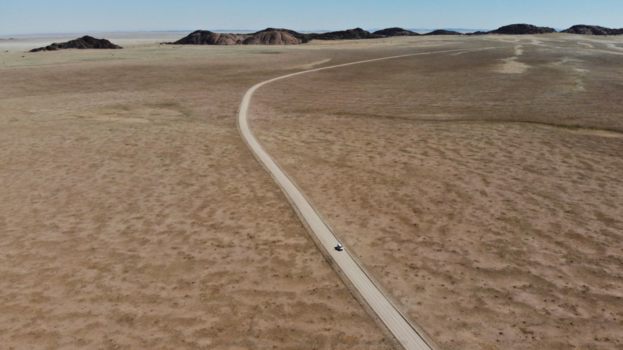 Namibië - Namibie....Look us driving! Picture made by Drone