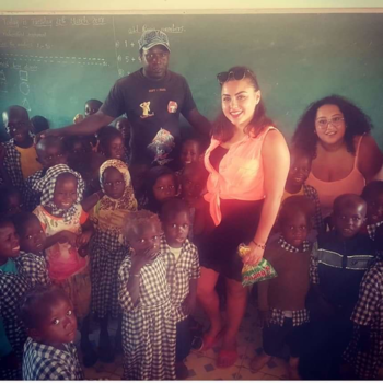 Gambia - Schoolkinderen in Gambia gelukkig maken met schoolboeken.