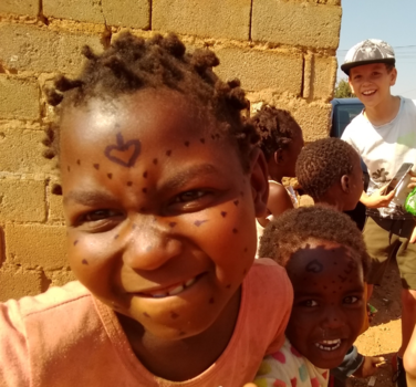 eSwatini (voorheen Swaziland) - Selfie time tijdens snoepjes uitdelen