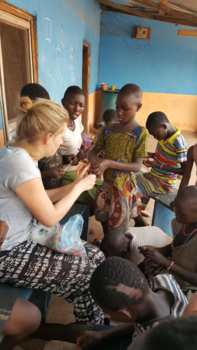 Ghana - armbandjes maken