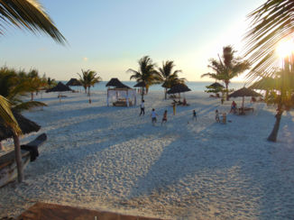 Tanzania - Kinderpret op het strand