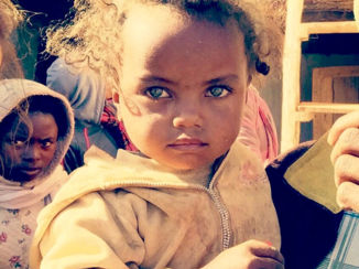 Madagaskar - Returning the bones.