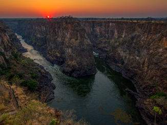 Victoria Falls (Zimbabwe) - Zonsopkomst boven de Zambezi Rivier