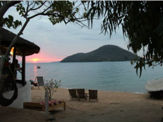 Malawi - op het strand bij het malawimeer