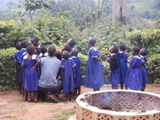 Oeganda - Wat zit er in de boom?