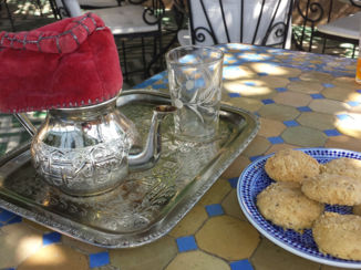 Atlasgebergte - Traditioneel aan de thee met zoetigheid.