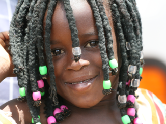 Zambia - meisje met kralen